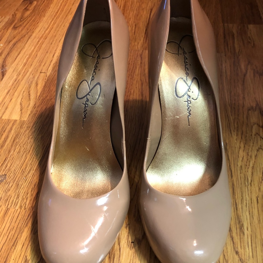 Jessica Simpson nude heels